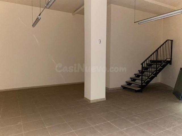 Gran local en pleno centro de Viladecans - foto 5