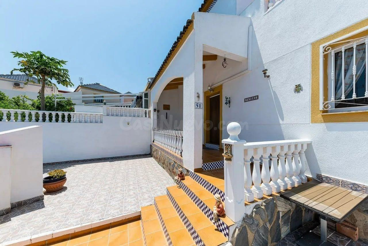 Casa adosada de esquina lista para entrar a vivir con solári - foto 3