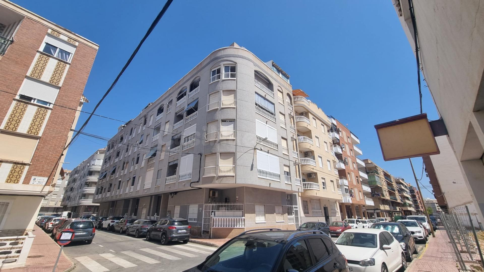 APARTAMENTO DE 2 DORMITORIOS EN SEGUNDA LÍNEA DE PLAYA - ZON - foto 2