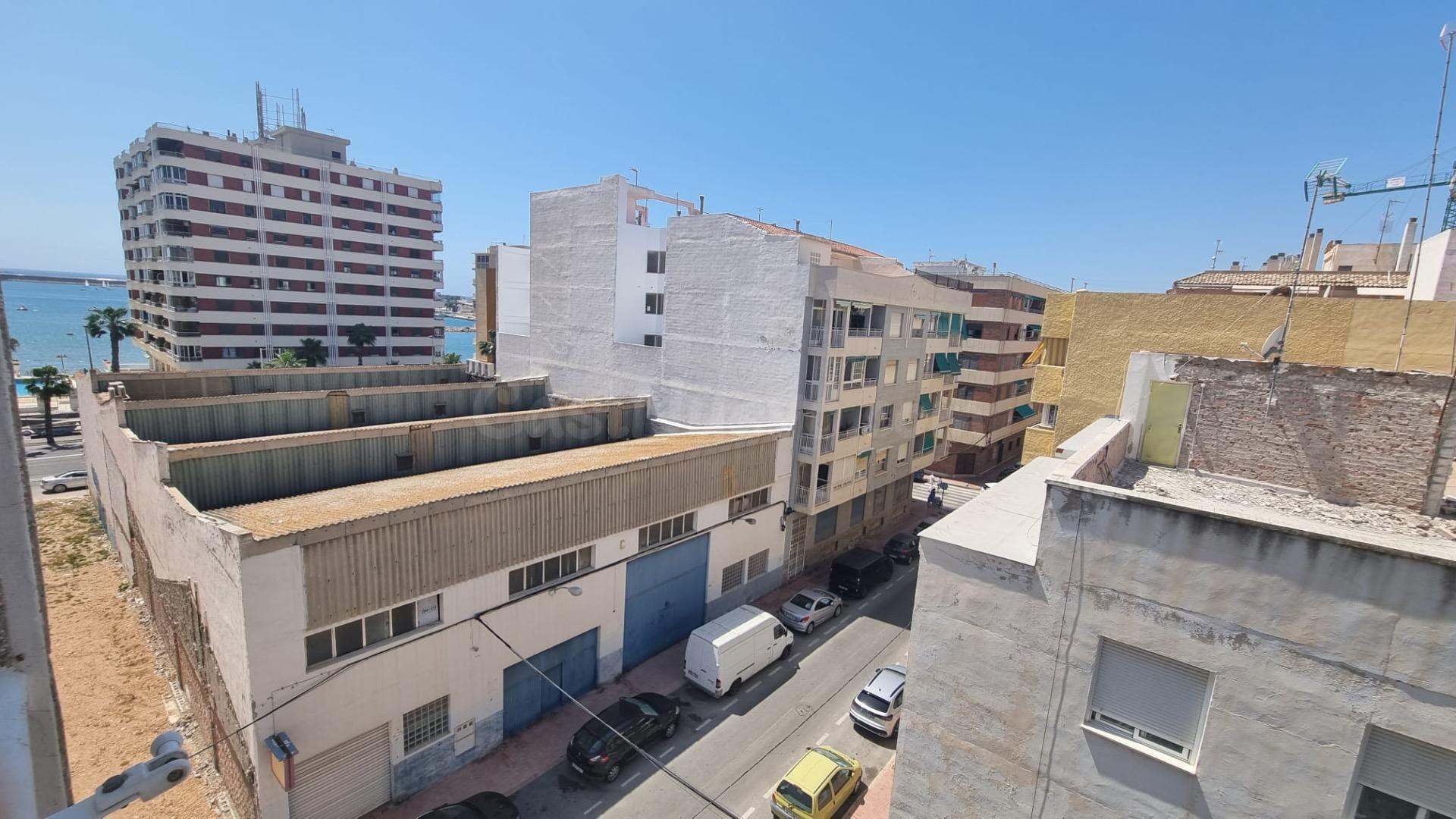 APARTAMENTO DE 2 DORMITORIOS EN SEGUNDA LÍNEA DE PLAYA - ZON - foto 3