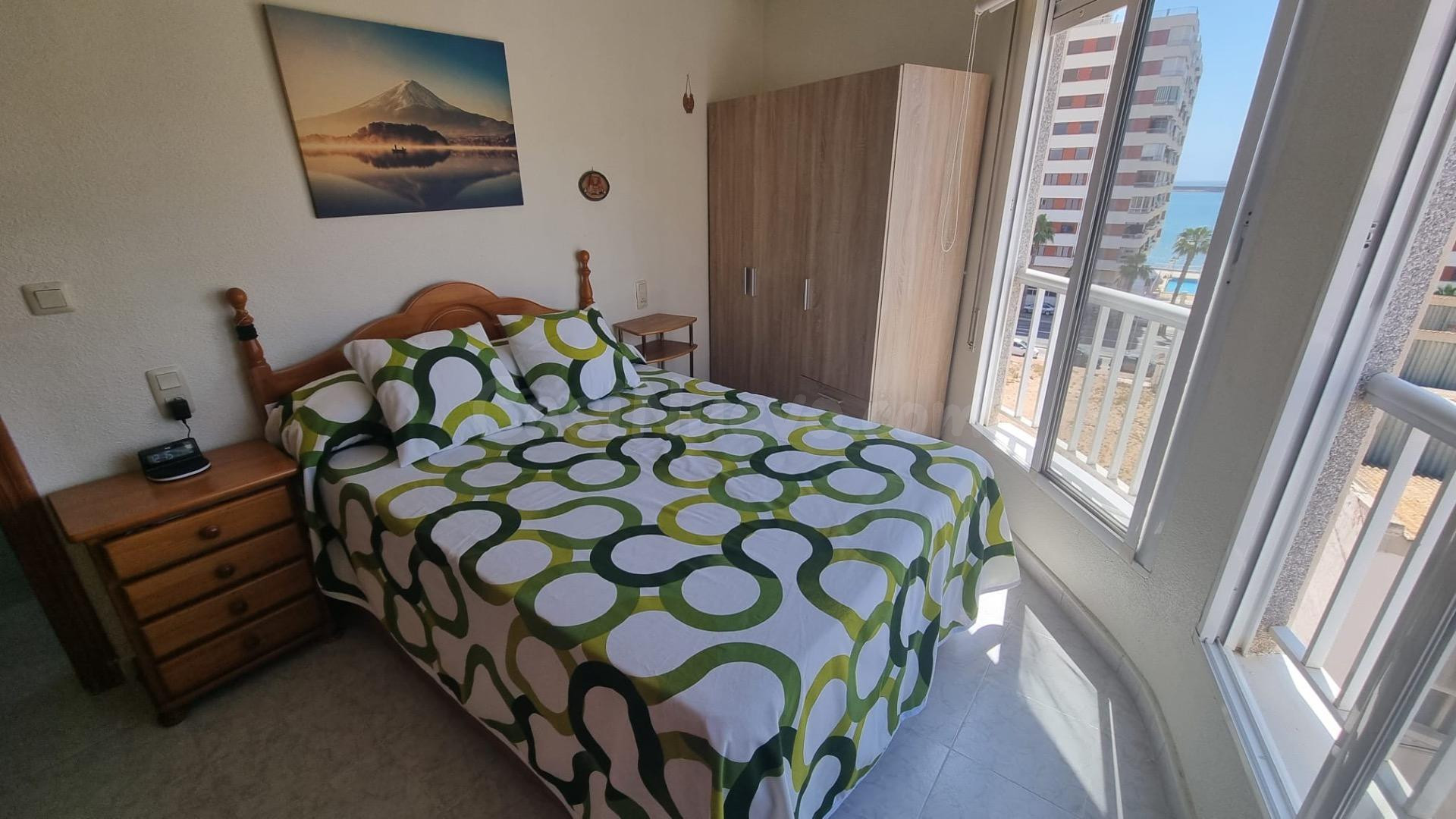 APARTAMENTO DE 2 DORMITORIOS EN SEGUNDA LÍNEA DE PLAYA - ZON - foto 4