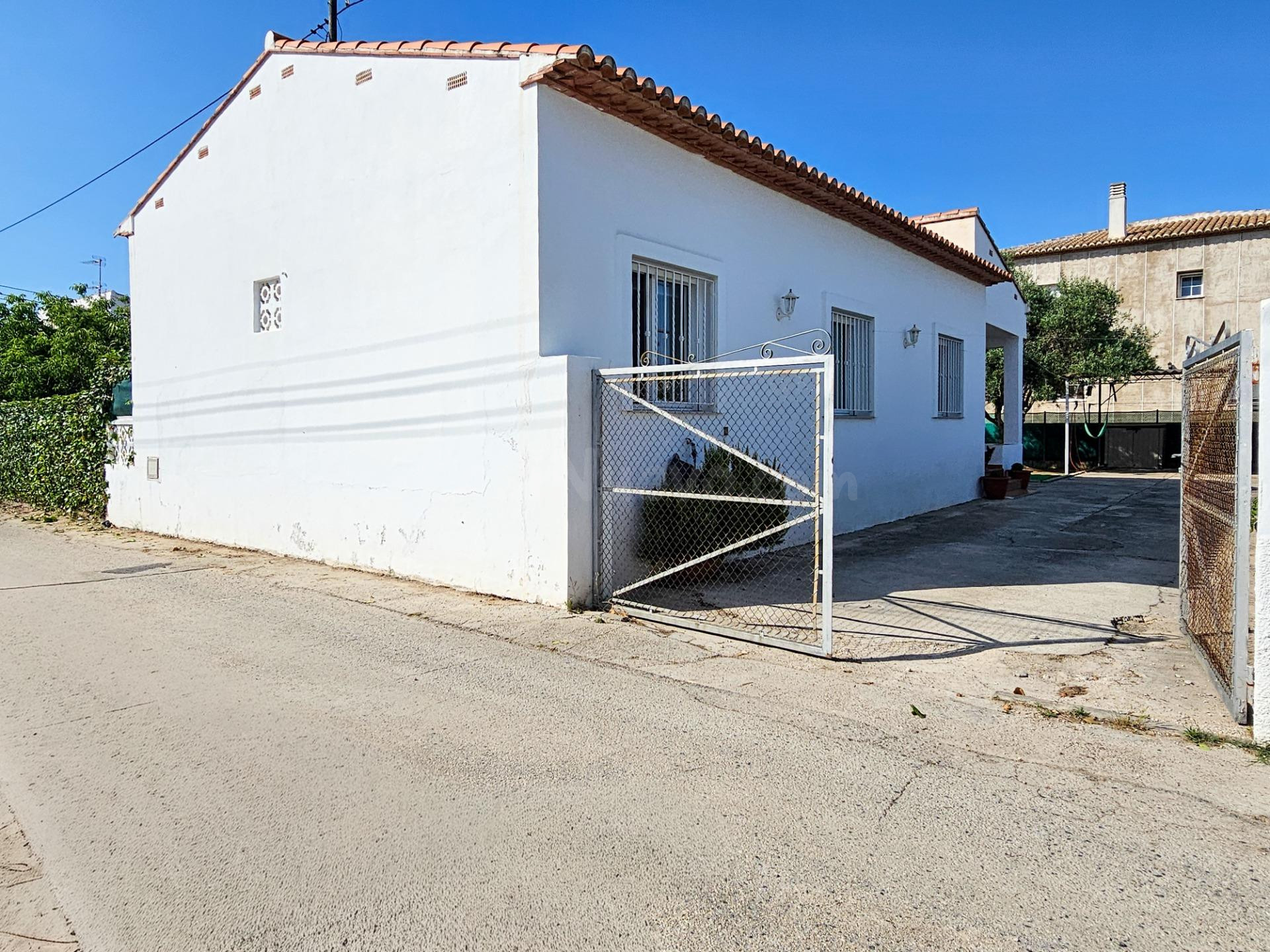 PRECIOSO CHALET EN PLAYA OLIVA - foto 2