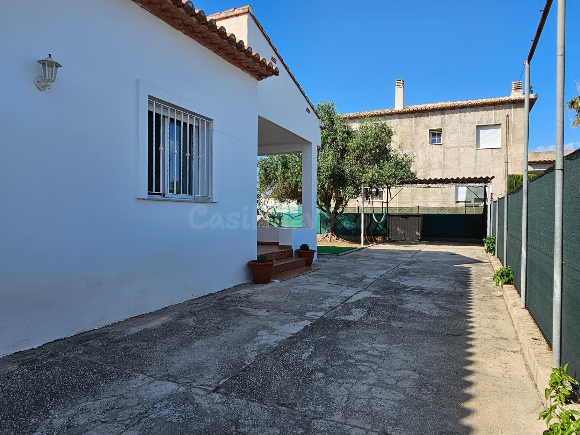 PRECIOSO CHALET EN PLAYA OLIVA - foto 3