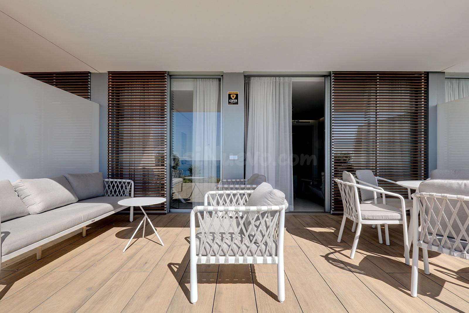Apartamento de 2 dormitorios con vistas en Estepona - foto 4