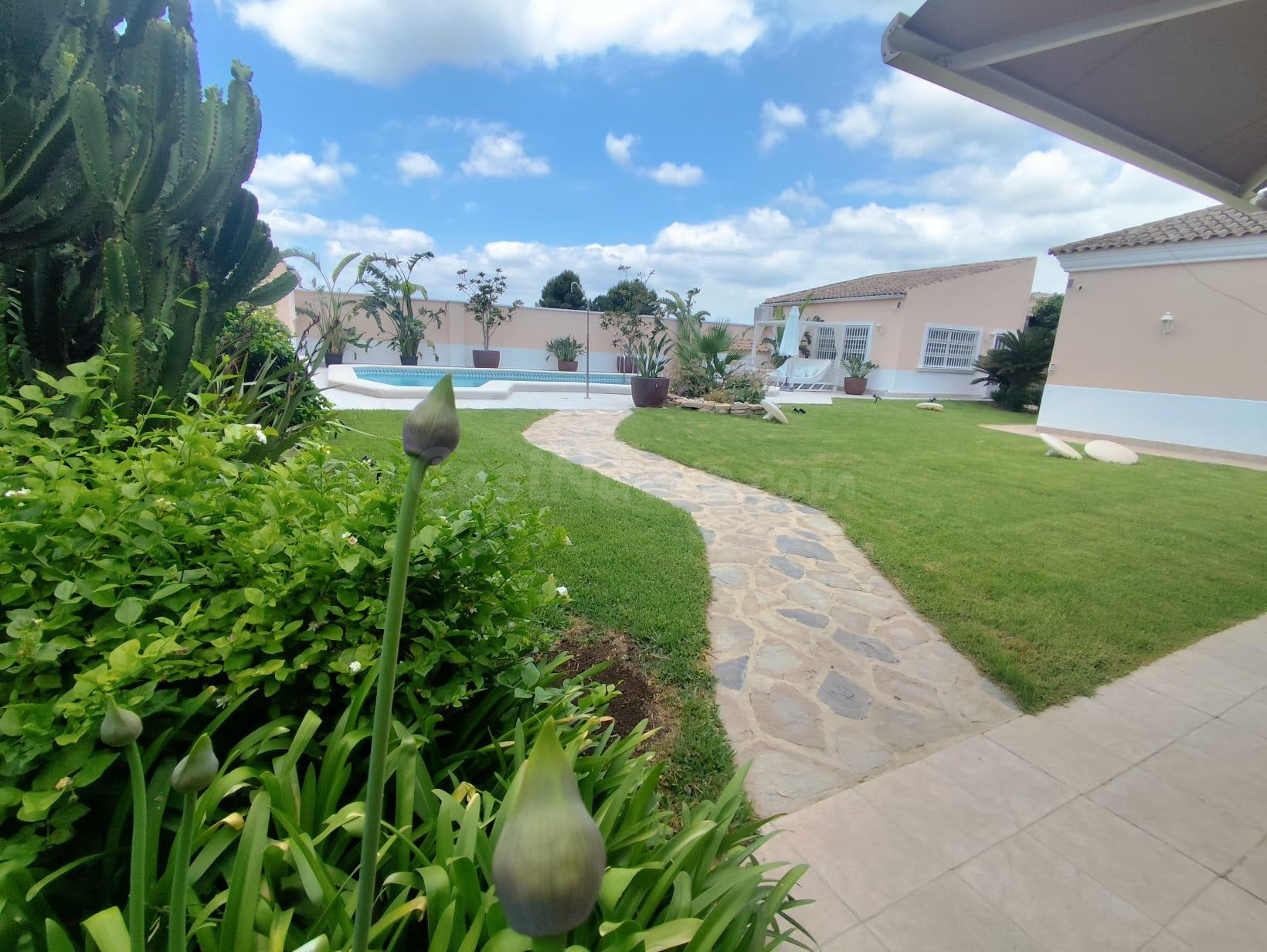 EXCLUSIVA VILLA DE LUJO - foto 2