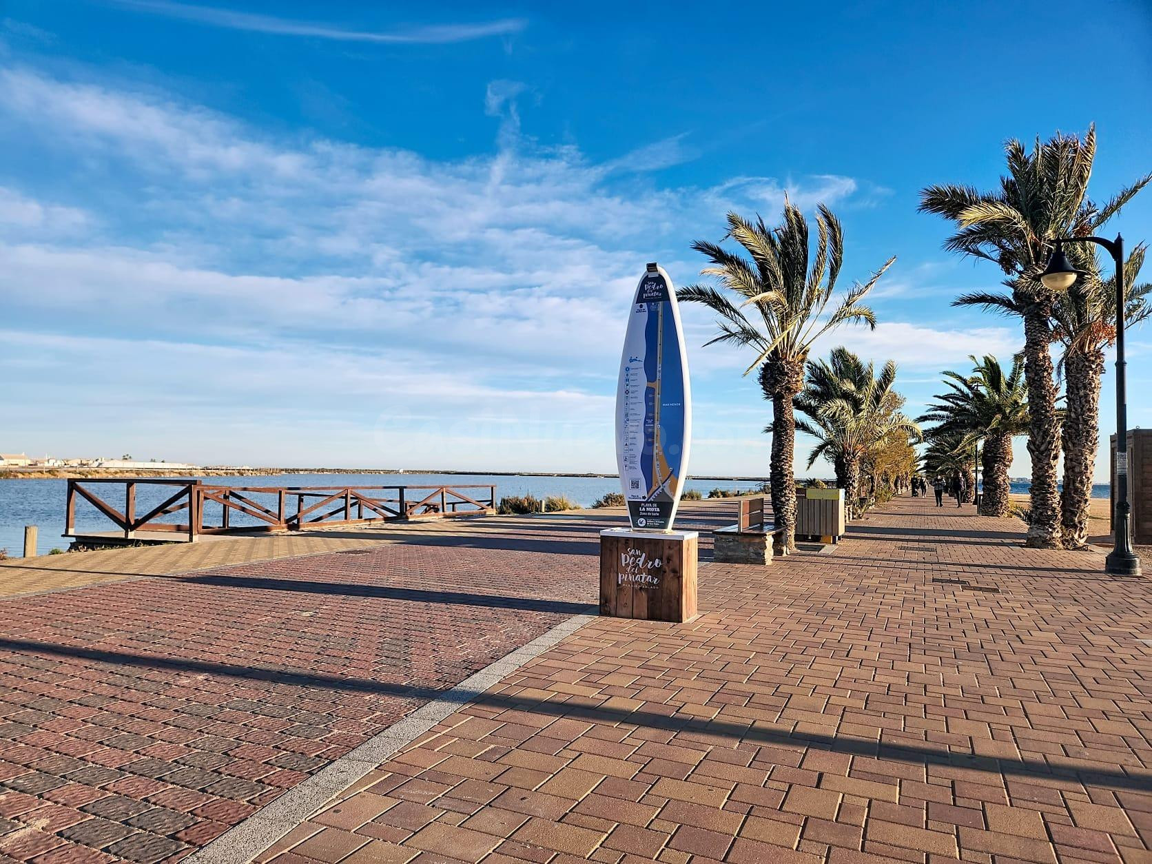 ¡Descubre tu nuevo hogar en Lo Pagan! Piso seminuevo a solo 250 m del mar por €124000