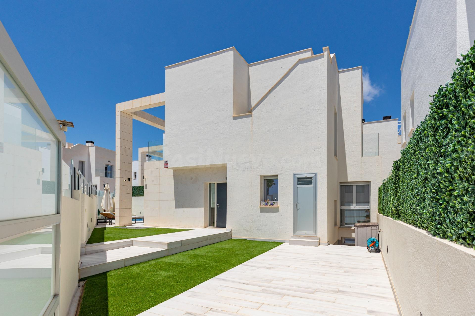 VILLA EN CABO ROIG DE 3 DORMITORIOS Y 3 BAÑOS EN ORIHUELA CO - foto 4