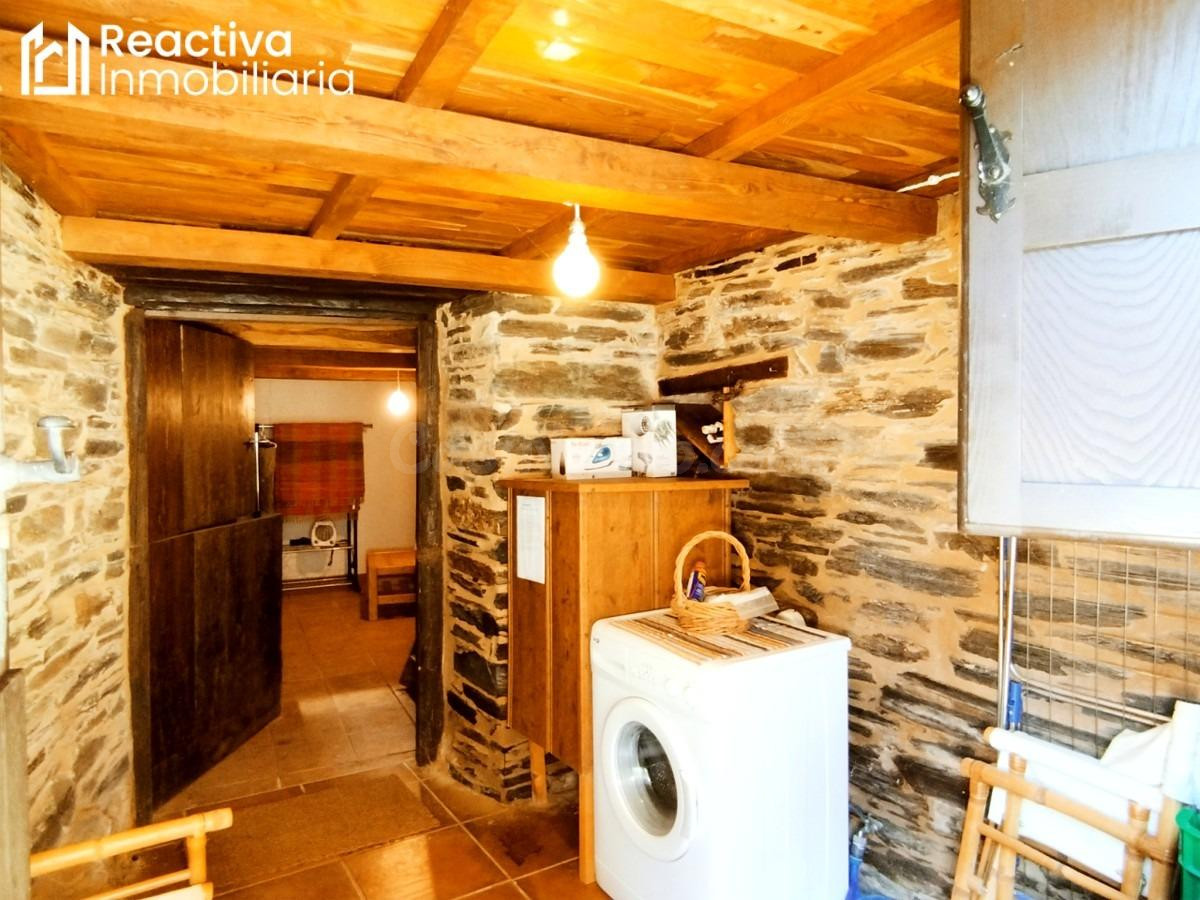 Casa de 2 dormitorios, reformada, en aldea gallega - foto 5
