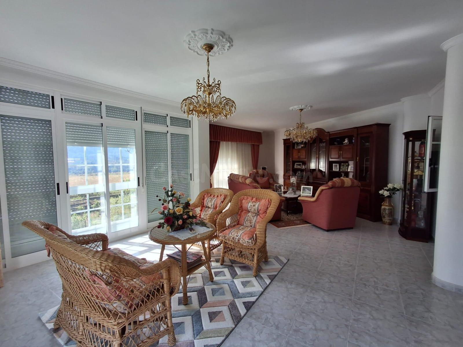 Chalet con viñedo opcional en Cenlle, listo para entrar a vi - foto 5