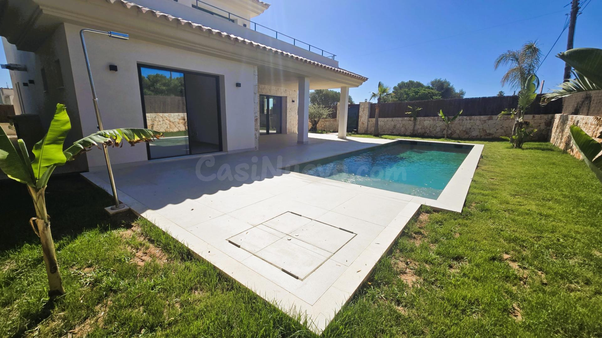 Exclusiva villa de diseño con piscina privada en Cala Llomba - foto 2