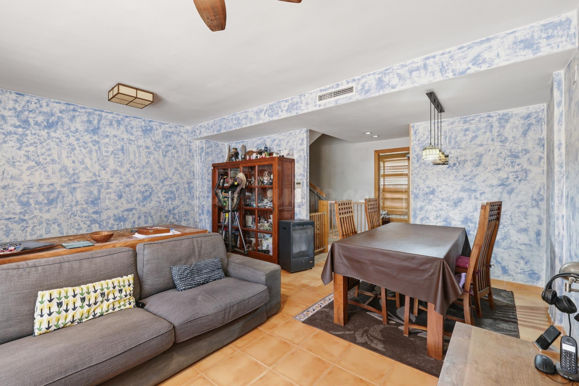 ADOSADO EN VENTA EN SAGUNTO de 186 m2 CON GARAJE PRIVADO, BU - foto 3