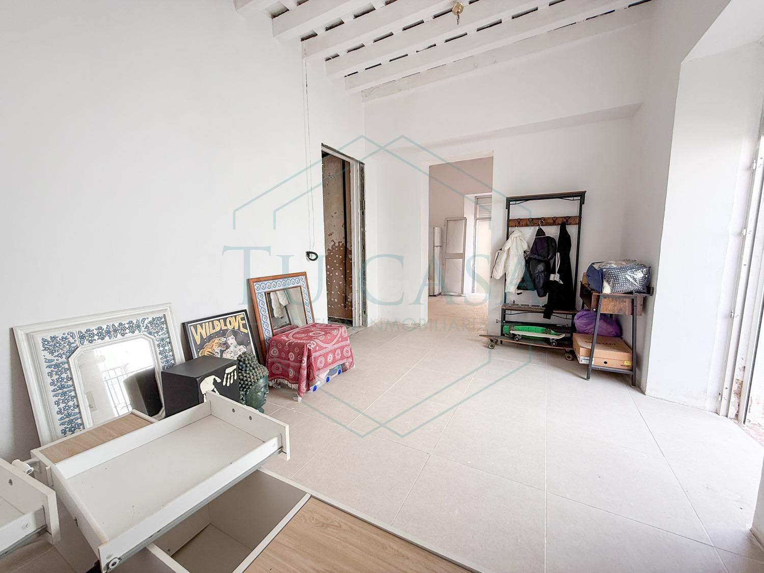 Se vende piso en pleno corazón de Cádiz a reformar parcialmente