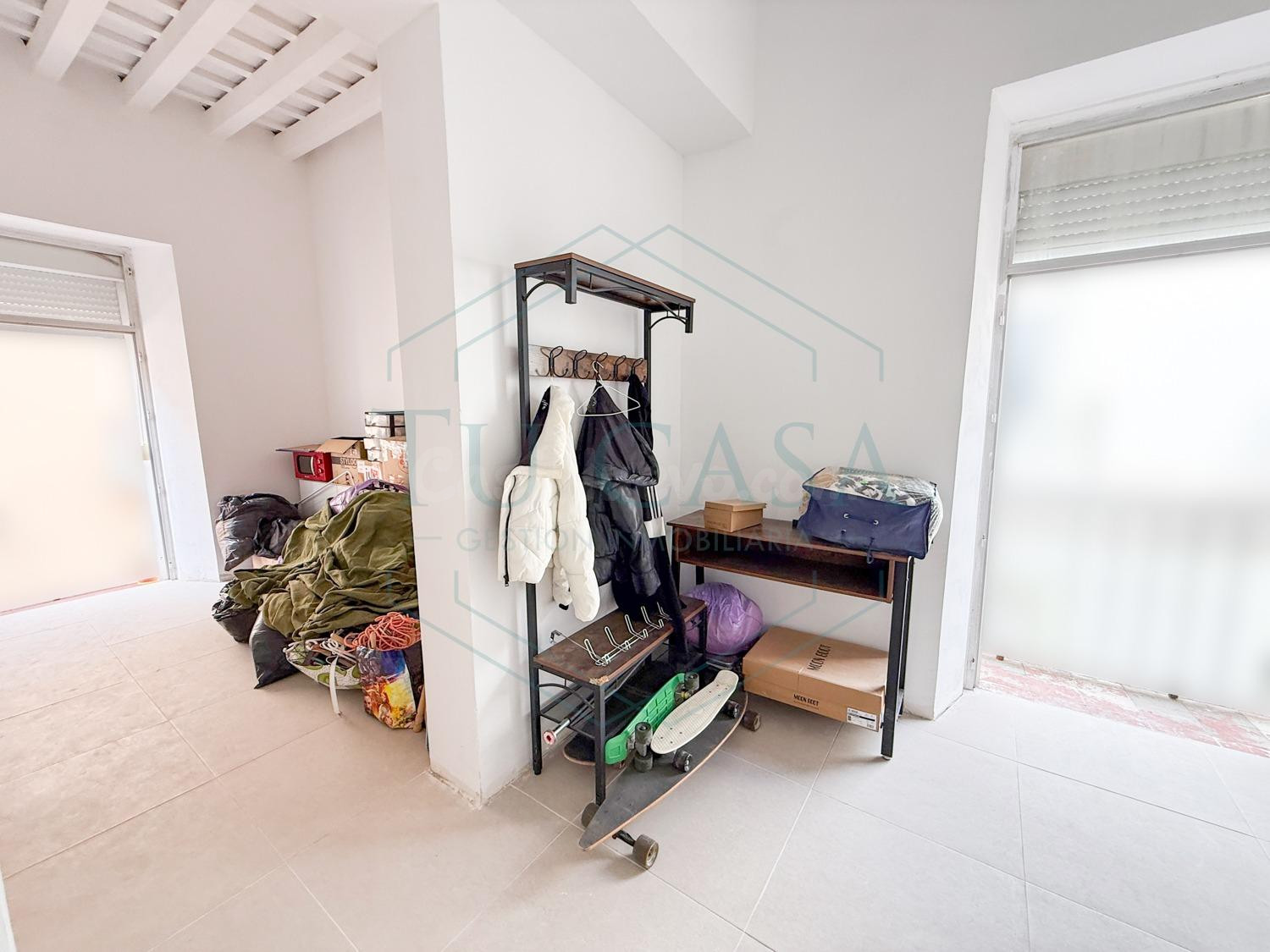 Se vende piso en pleno corazón de Cádiz a reformar parcialme - foto 3