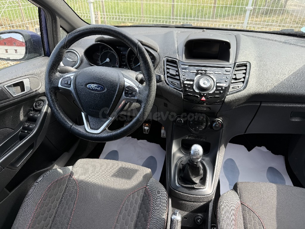 Ford Fiesta - foto 4