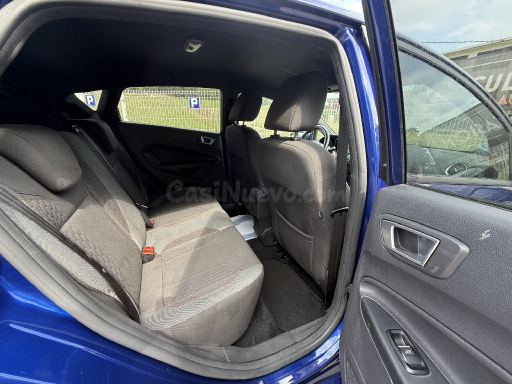 Ford Fiesta - foto 5