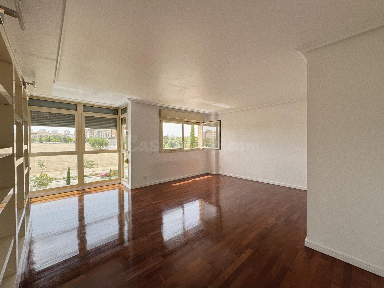 Fantástica vivienda de 3 dormitorios en Sanchinarro - foto 2