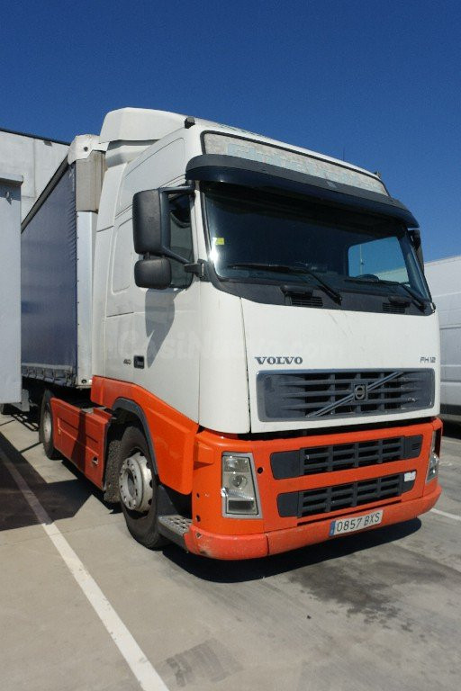Cabeza Tractora Volvo FH12 460 4x2 en Girona