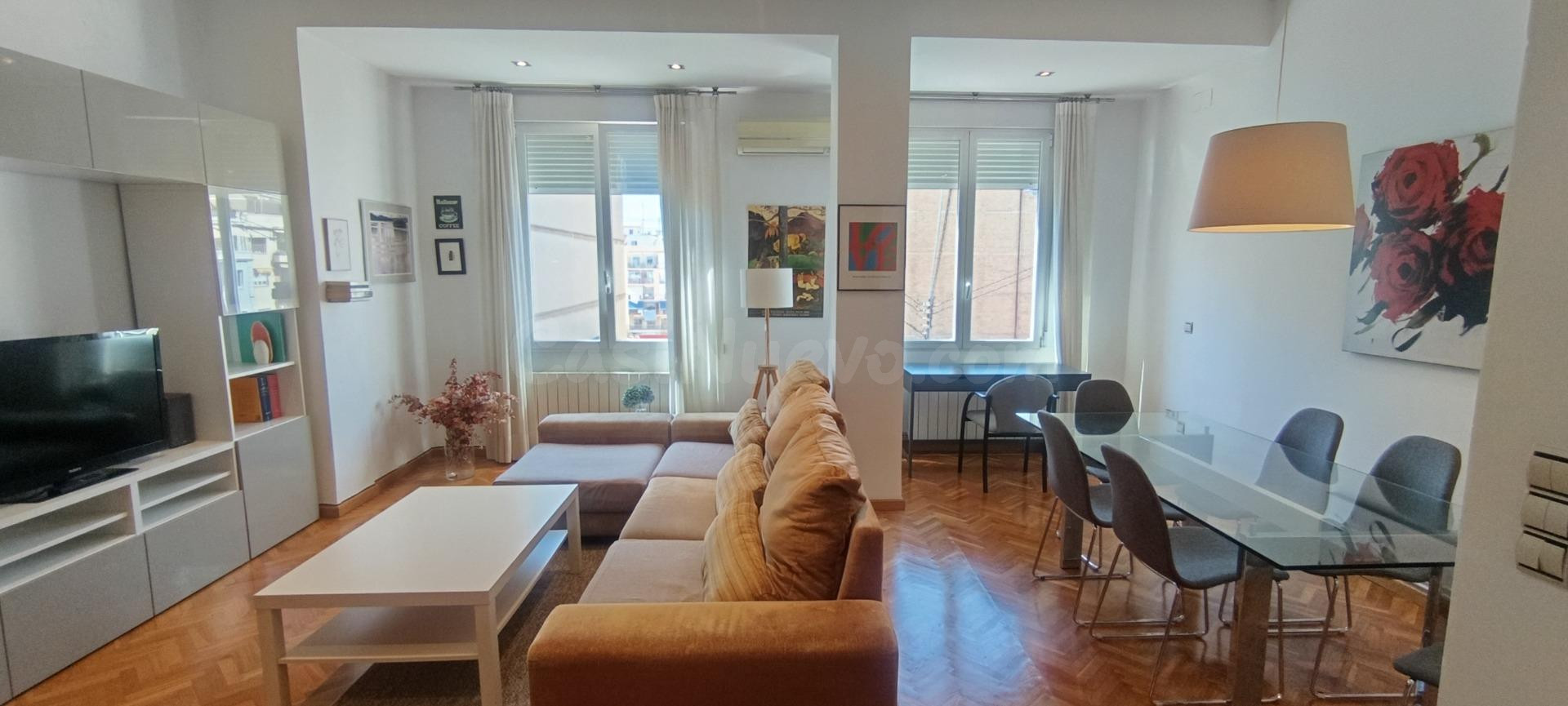 Piso 3 habitaciones 141m² en alquiler - Gran Vía - foto 2