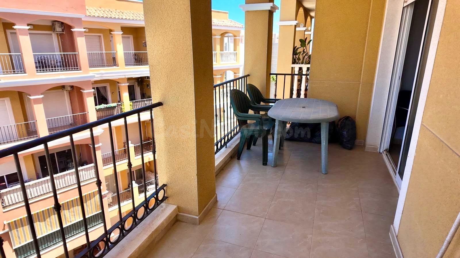 Ático con terraza, solárium privado y vistas despejadas en Torreblanca, Torrevieja - foto 3