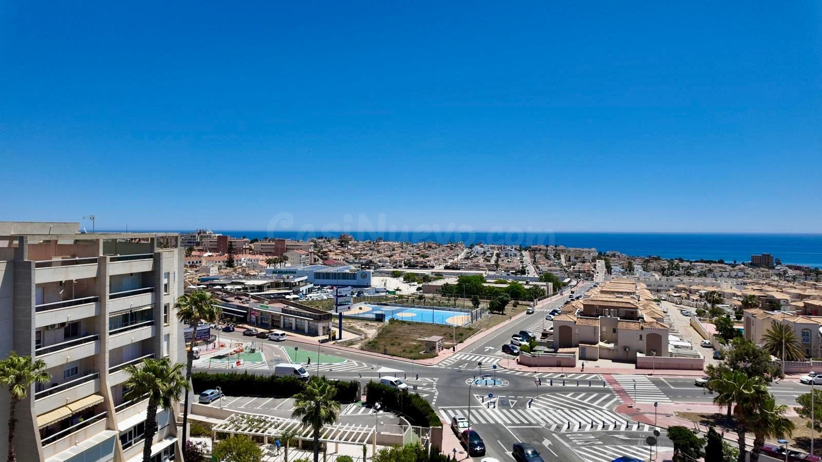 Ático con terraza, solárium privado y vistas despejadas en Torreblanca, Torrevieja - foto 4
