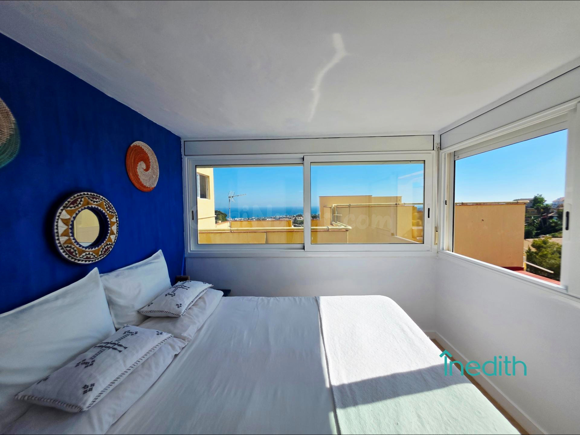 Bonito piso de una habitación en urbanizacón con Club privad