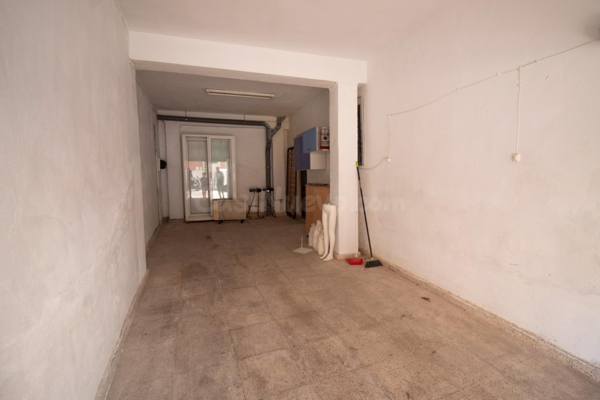 Almacén en Venta en Torrevieja - Oportunidad Única por solo €32,000 - foto 2