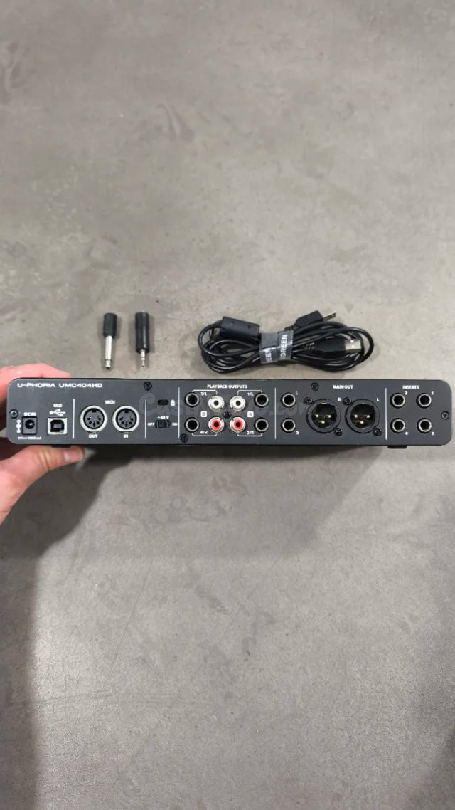 Behringer U-phoria UMC404HD Interfaz Audio - foto 2