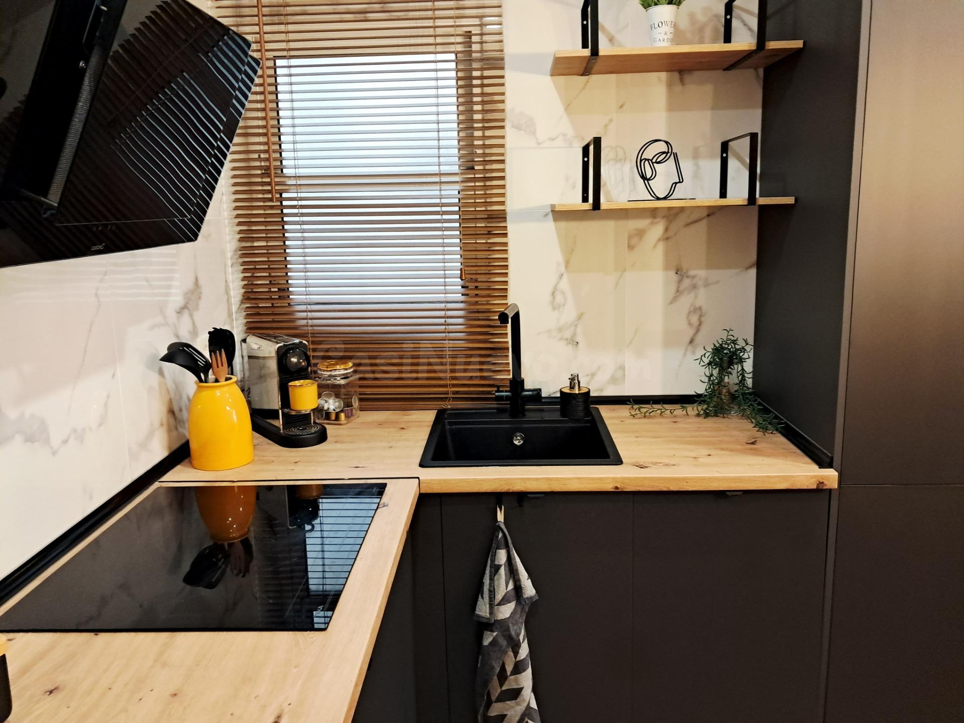 Apartamento reformado en Playa de los Locos, 2 dormitorios T - foto 3
