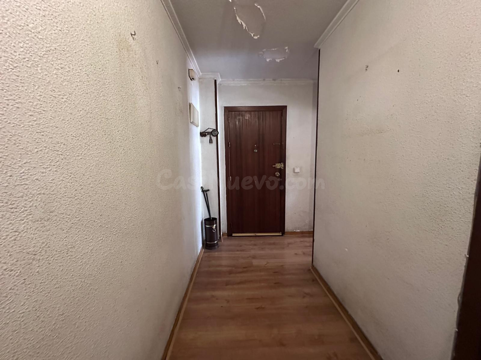 se vende un piso grande de 4 dormitorios y 2 baños, con asce - foto 5