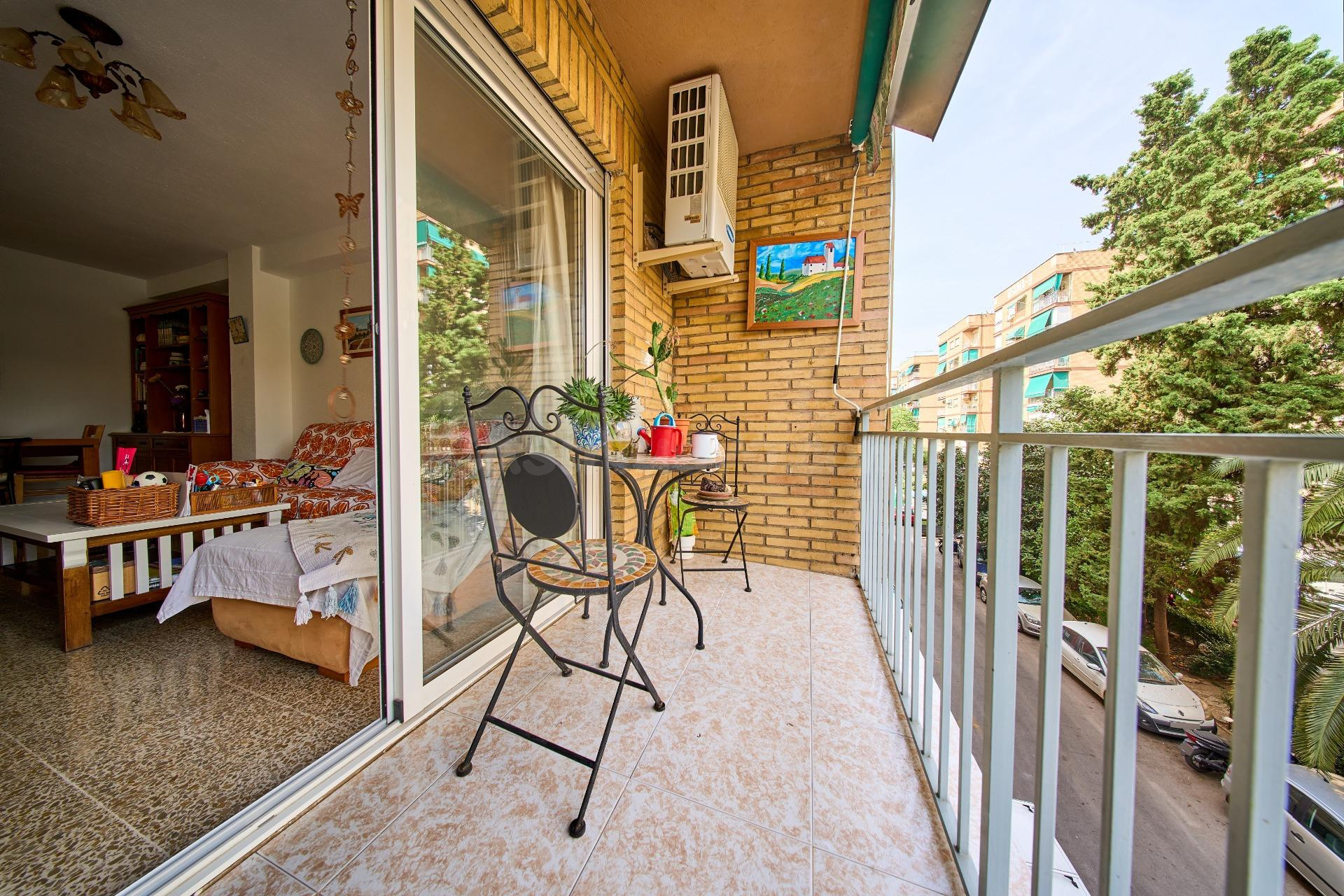 Piso todo exterior con terraza en el Zaidín - Alta rentabili - foto 5