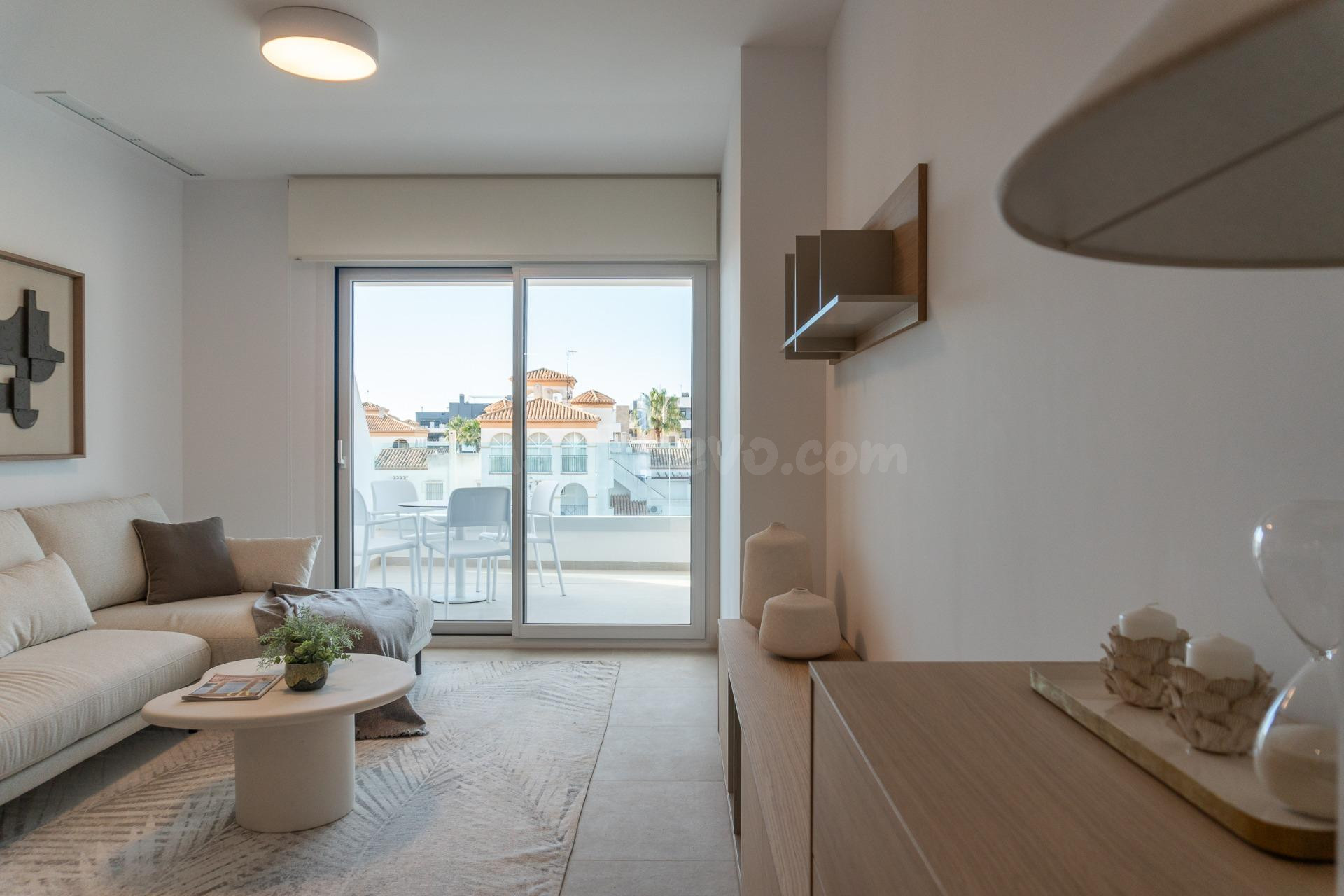 APARTAMENTO DE 2 DORMITORIOS Y 2 BAÑOS EN PLAYA FLAMENCA (OR - foto 4