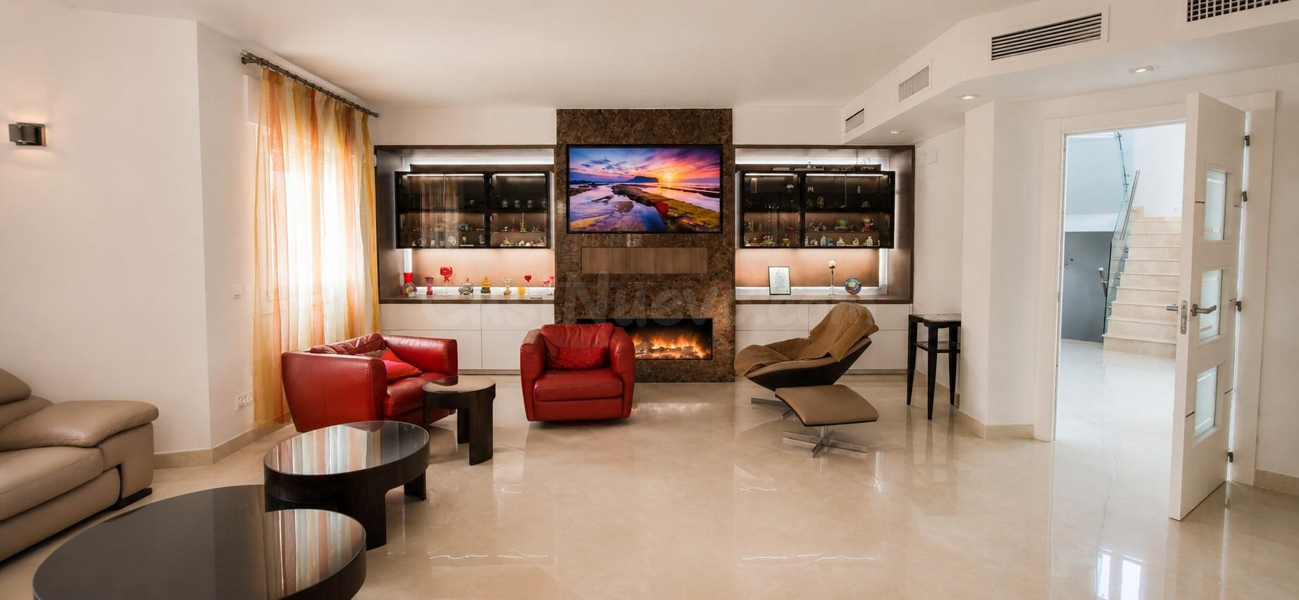 Exclusiva villa de lujo totalmente renovada a solo 300 metro - foto 3