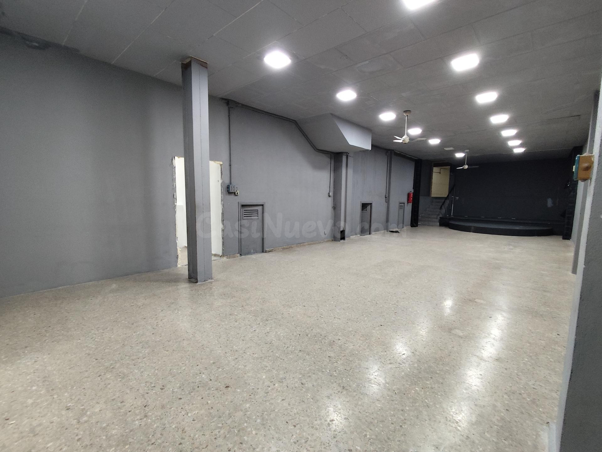 Local comercial 338m² en alquiler - La Petxina