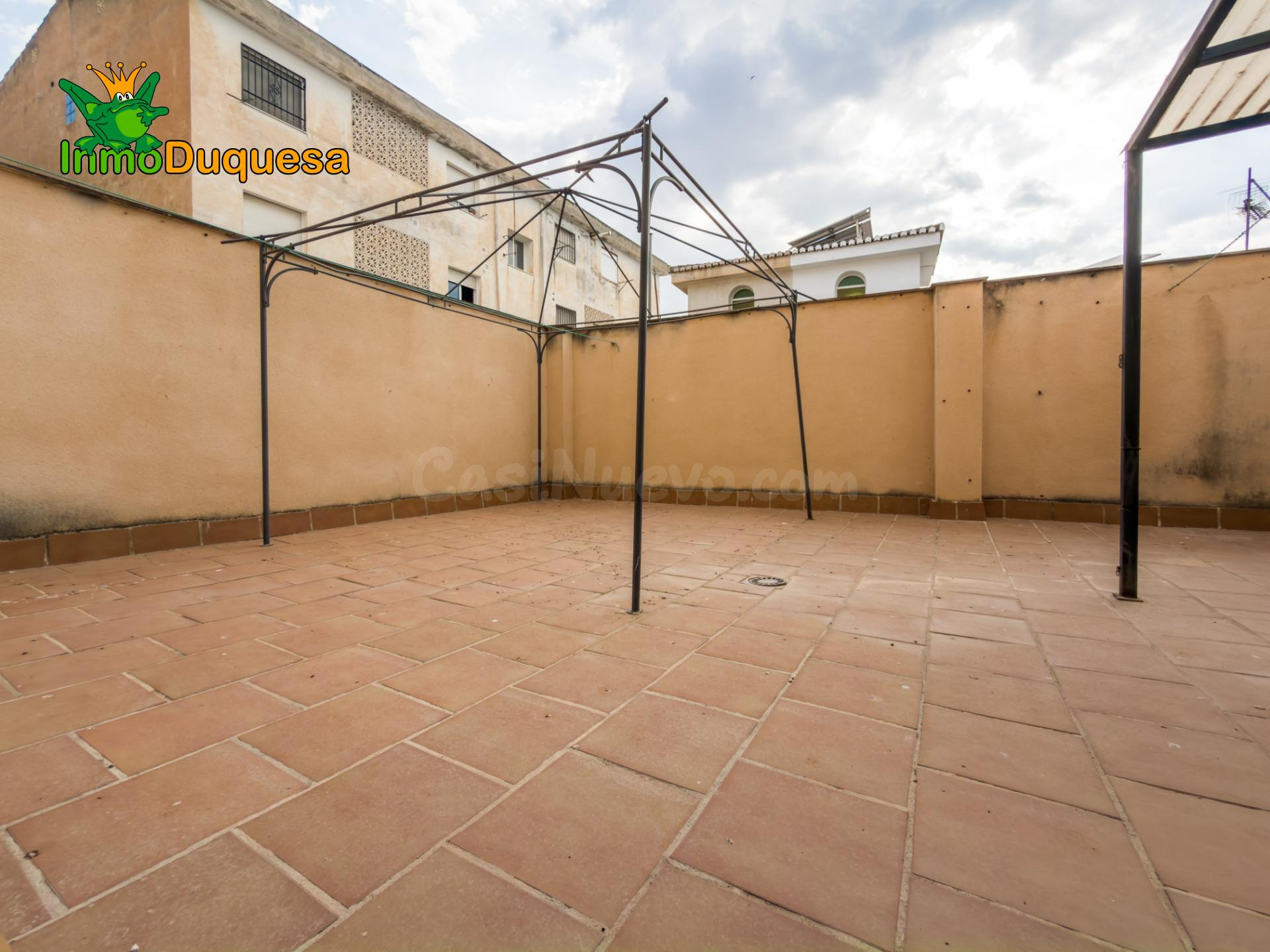 Piso de 2 dorm. en Cijuela (Con PATIO de 33 m2) + PK + TR. - foto 2