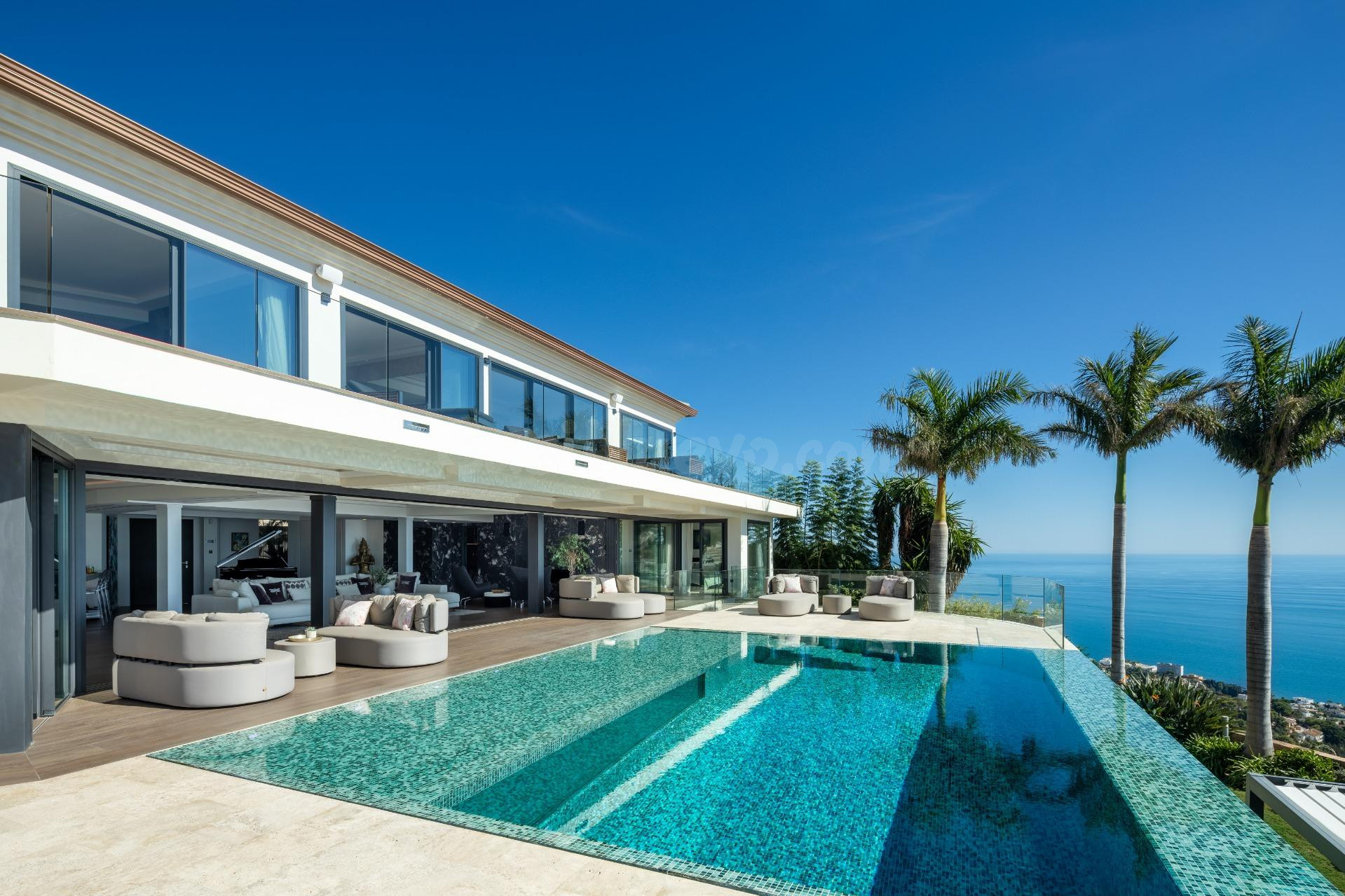 Villa de lujo única con vistas inigualables en el corazón de - foto 3