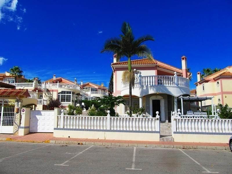 Villa 3 habitaciones 120m² en venta - Parque las naciones - foto 3