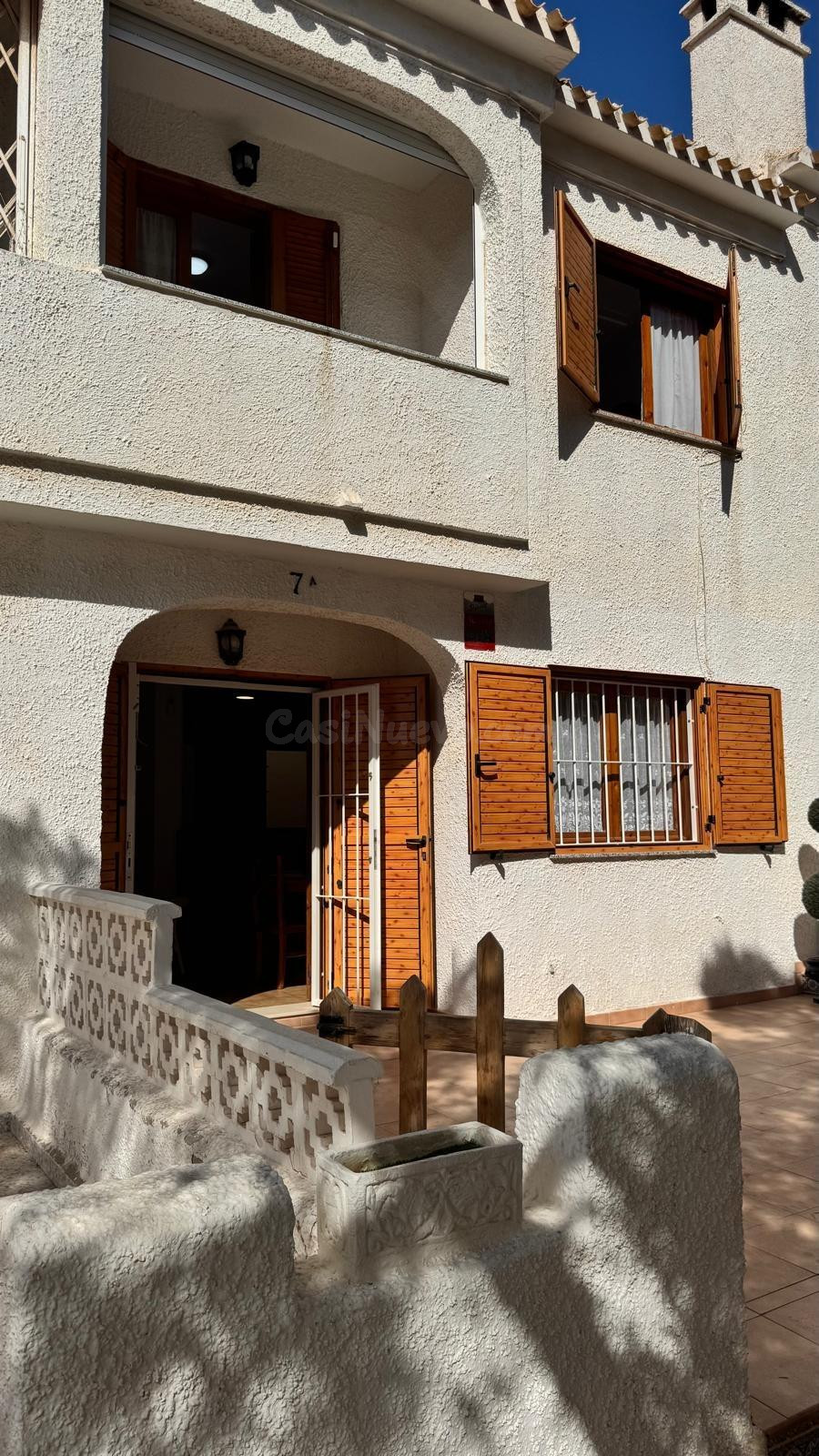 Chalet adosado de 2 habitaciones a solo 300 metros del mar e - foto 2