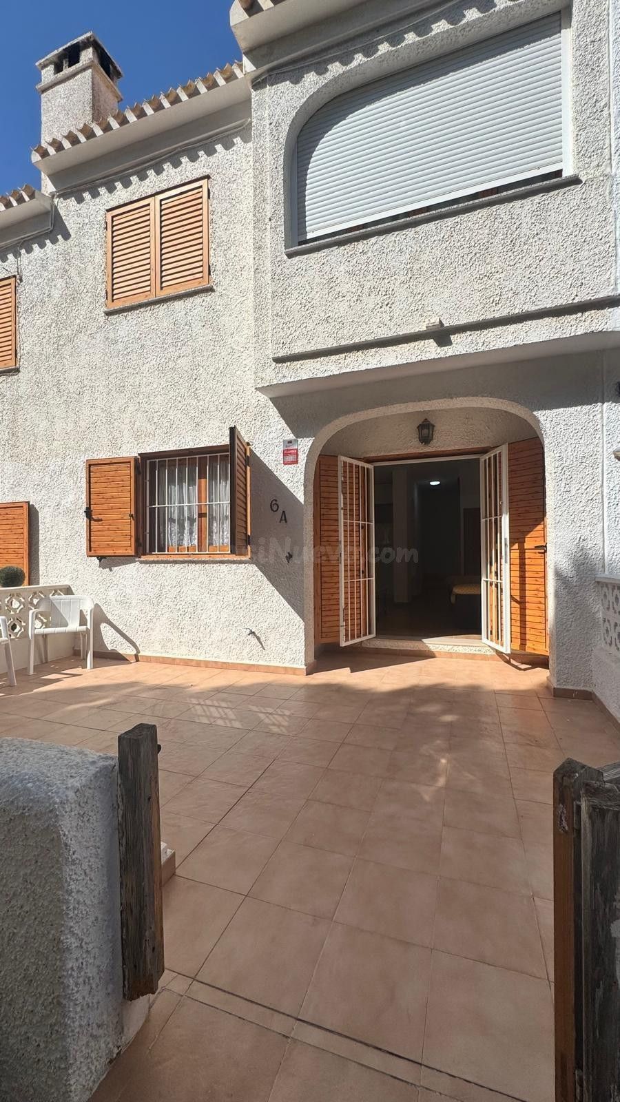Chalet adosado de 3 dormitorios a tan solo 300 metros del ma - foto 4