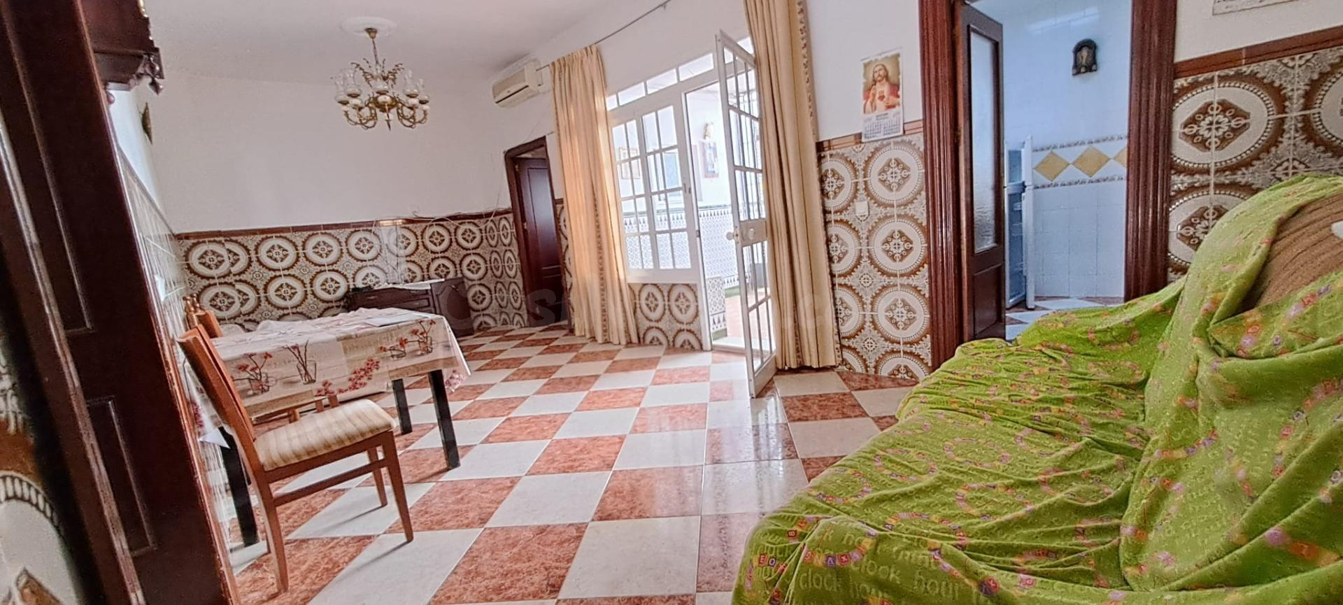 Amplia vivienda con terrazas y azotea privada en Brenes, a s - foto 5