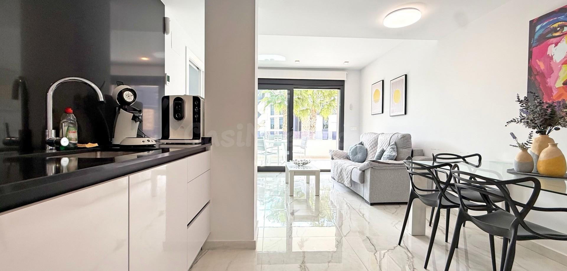 Apartamento seminuevo de 2 dormitorios con piscina, garaje y - foto 3