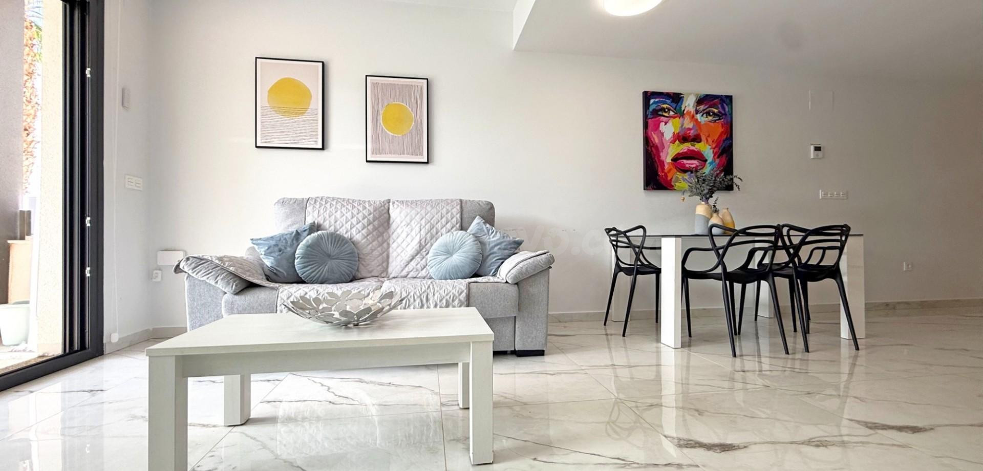 Apartamento seminuevo de 2 dormitorios con piscina, garaje y - foto 5