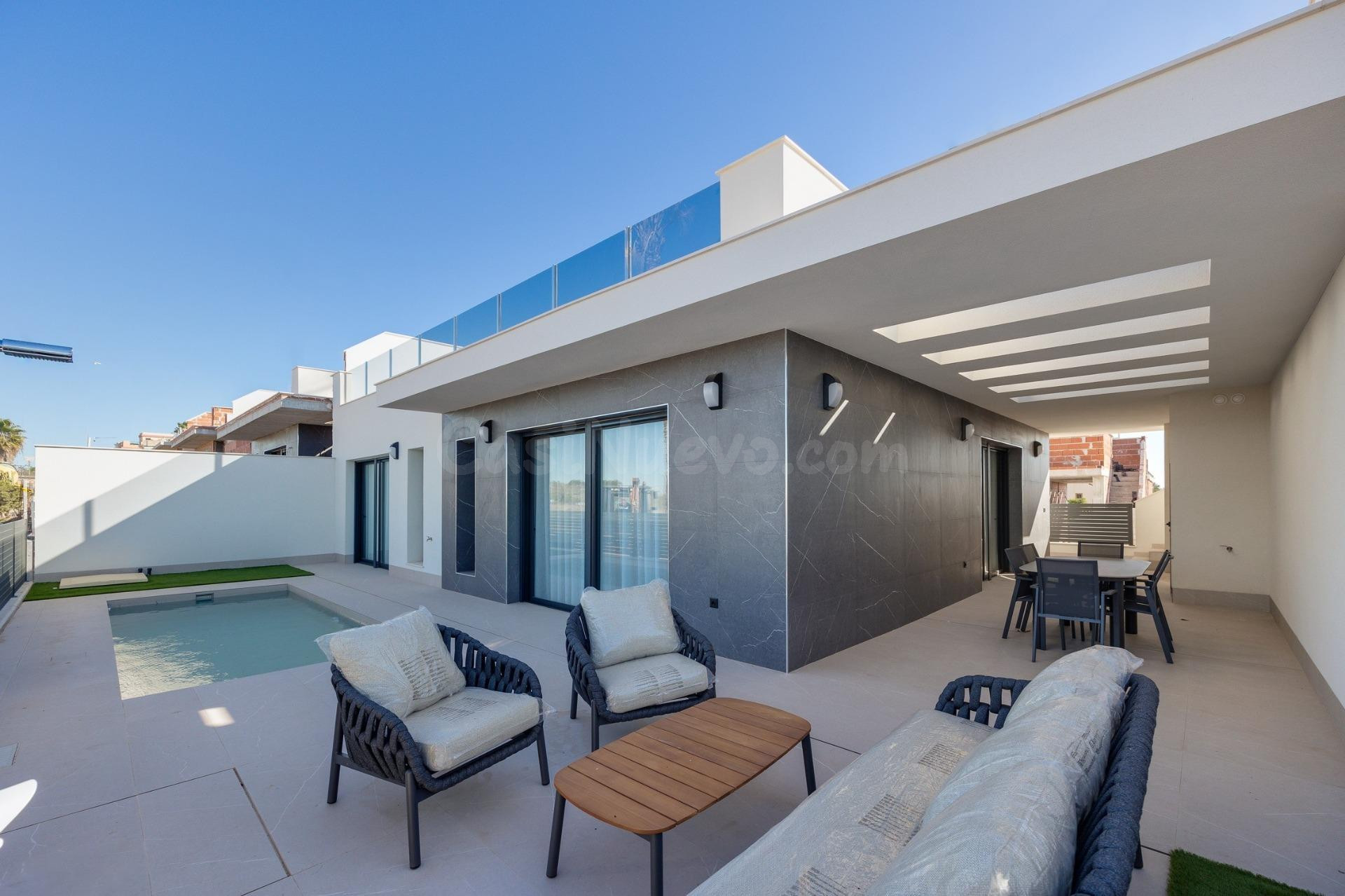 Nueva Promoción de villas en Torrevieja, a 2 km del Mar