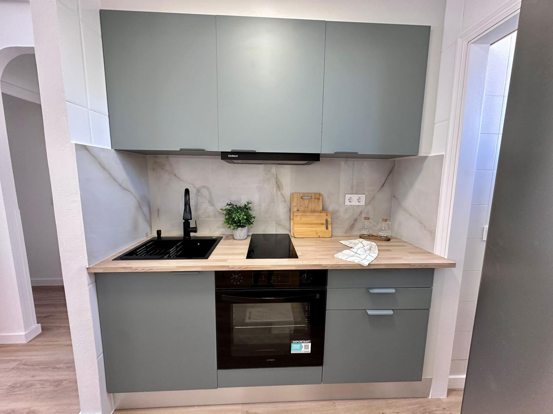 APARTAMENTO TOTALMENTE REFORMADO A 400 METROS DE LA PLAYA DE - foto 4