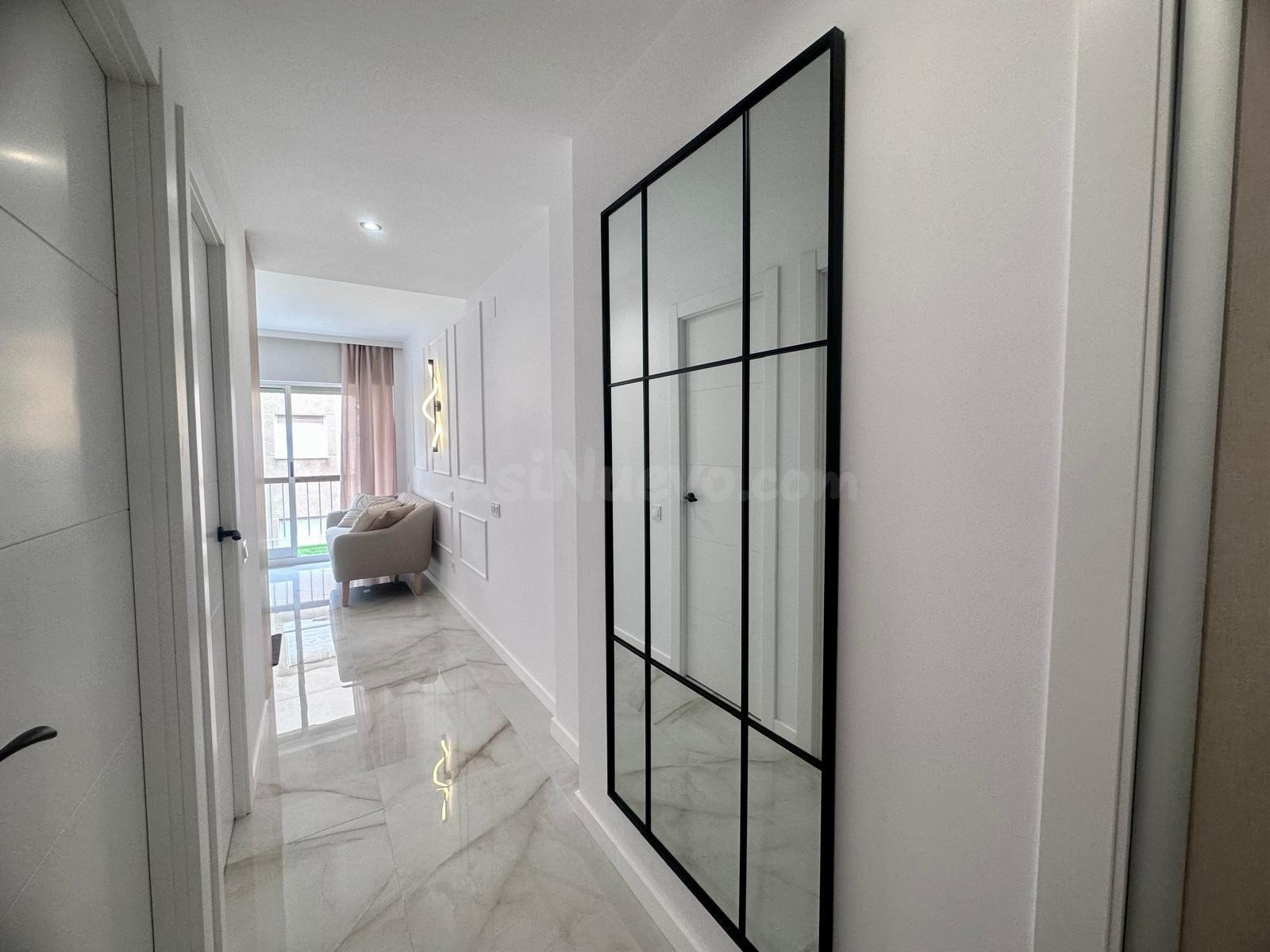 APARTAMENTO DE 1 DORM. TOTALMENTE REFORMADO A 350 M DE PLAYA - foto 2