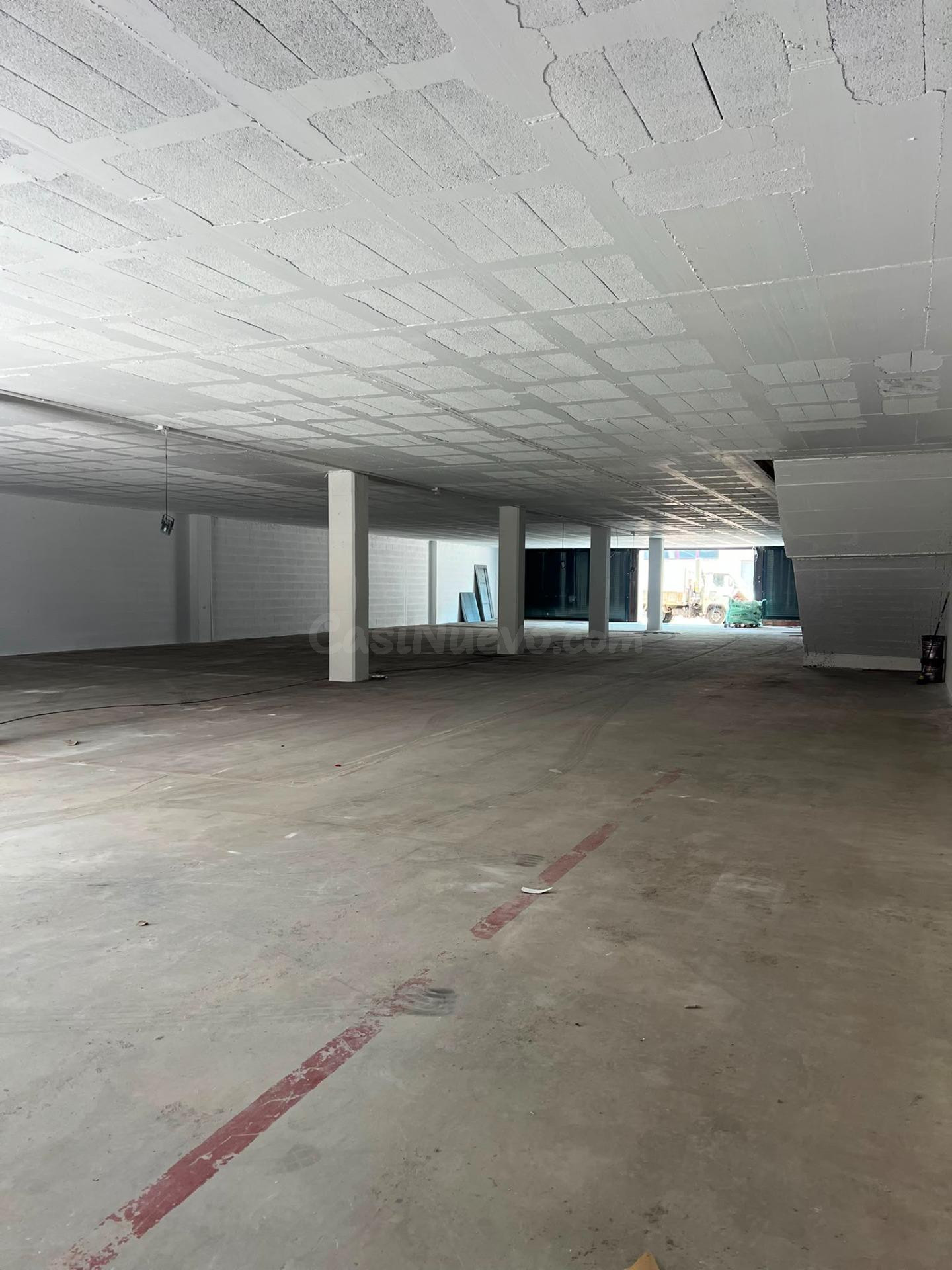 NAVE COMERCIAL CON PLANTA ALTILLO EN SANT FRUITOS DE BAGES D - foto 3