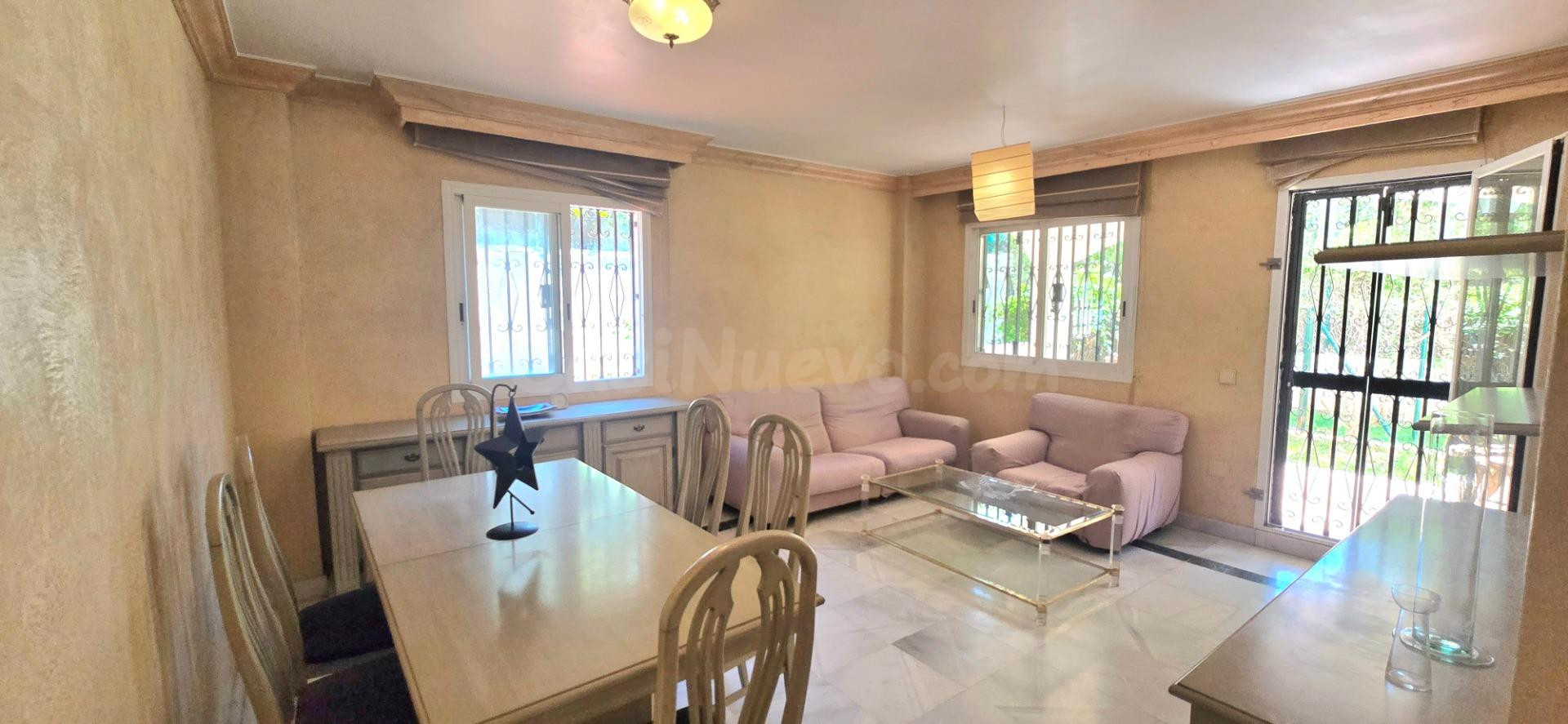 EXCLUSIVA VIVIENDA EN PINOS DE NAGUELES - foto 2