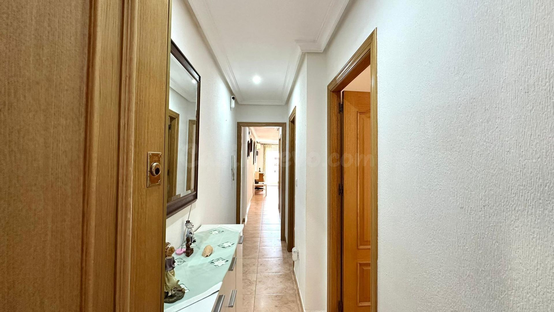 se vende el piso de 2 dormitorios y 1 baño en el centro de T - foto 5