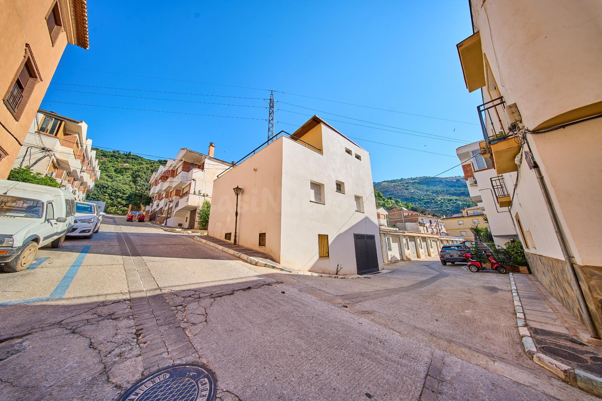 Casa en venta Lanjaron con Terraza