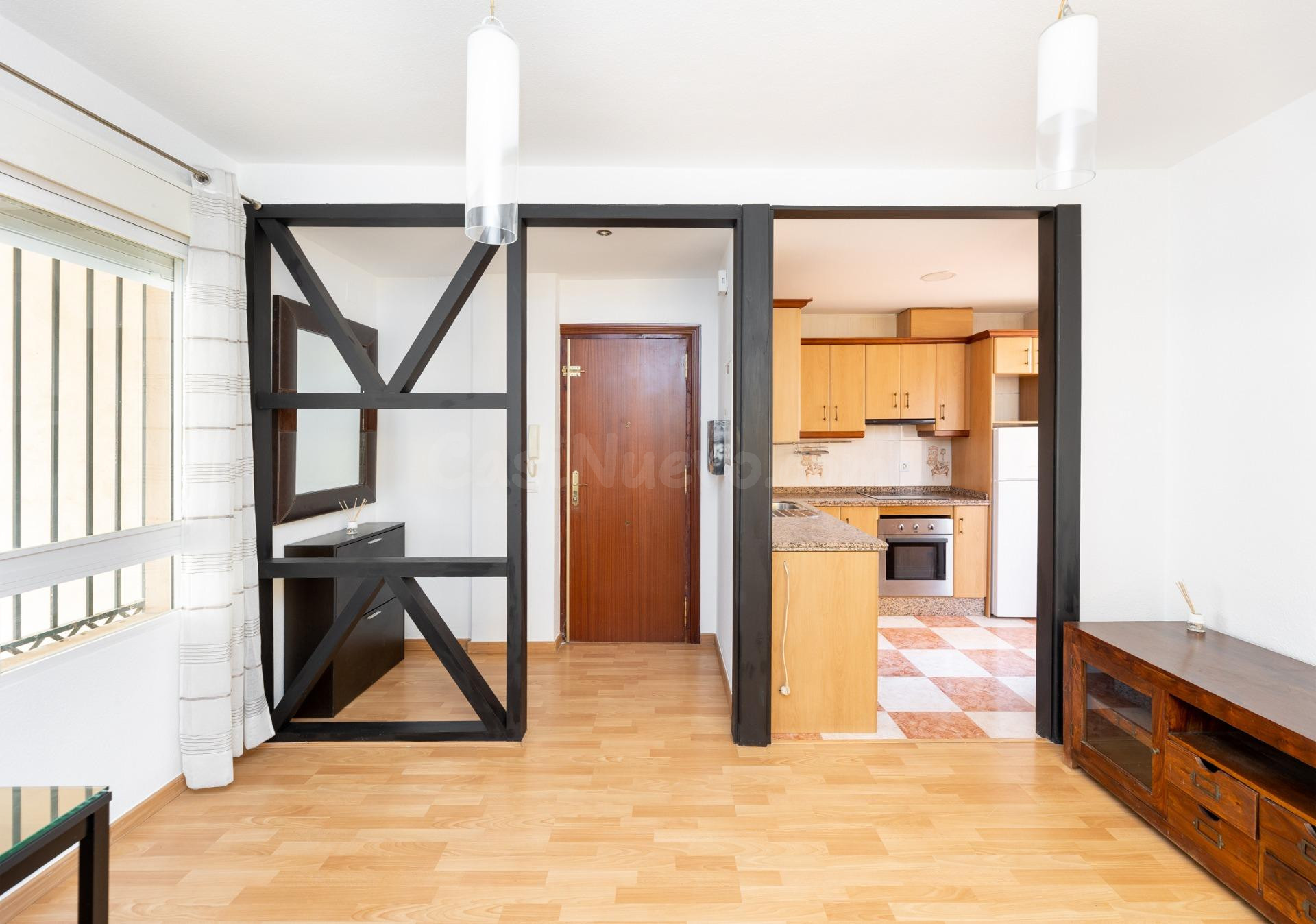 ¡PISO DE 1 DORMITORIO CON PLAZA DE GARAJE A PIE DE METRO! - foto 4
