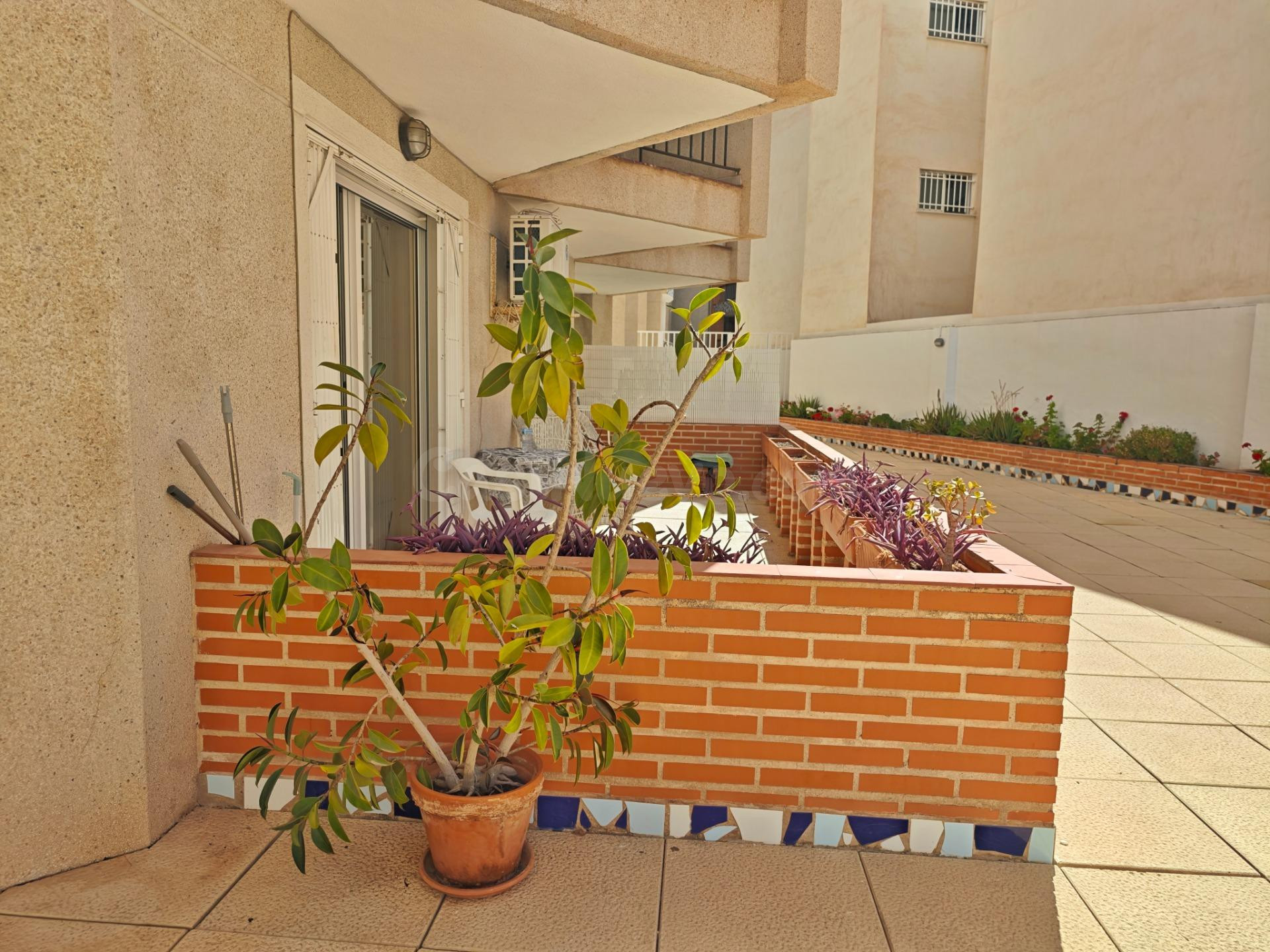 APARTAMENTO CON PISCINA COMUNITARIA AV. HABANERAS a solo 400 - foto 3
